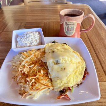 Darbi's Cafe - 3 egg omelette with bacon mushroom and spinach. So good. In fact, perfect - American Near Me - Pinetop, Arizona Darbi's Cafe - 3 egg omelette with bacon mushroom and spinach. So good. In fact, perfect - American Near Me - Pinetop, Arizona