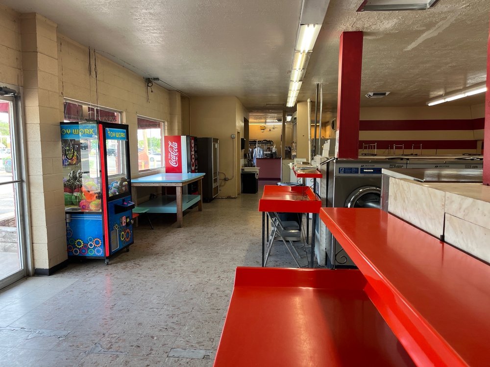 ADOBE ACRES LAUNDROMAT & DRY CLEANERS Updated August 2024 10