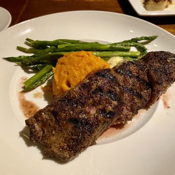 Seasons 52 - New American Near Me - Burlington, Massachusetts