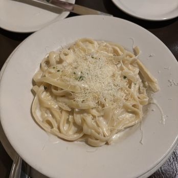 Bella's Italian Cafe - Fettuccine Alfredo - Italian Near Me - Savannah, Georgia