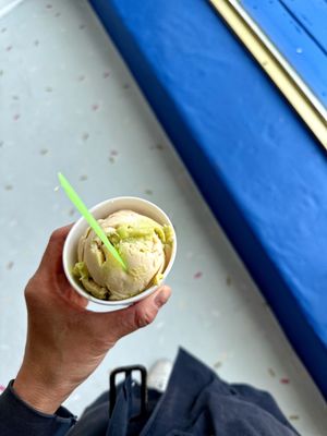 Moonmilk Ice Cream and Cake Club by null