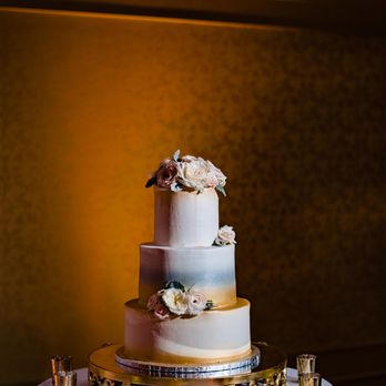 Dream Flowers - Lana provided the beautiful blooms for the cake 3.10.18 - Florists Near Me - San Leandro, California Dream Flowers - Lana provided the beautiful blooms for the cake 3.10.18 - Florists Near Me - San Leandro, California