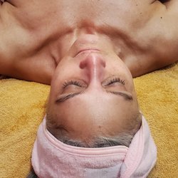 be well {groomed!} - The triple treat: LED + Diamond Glow + Microcurrent = GORGEOUS