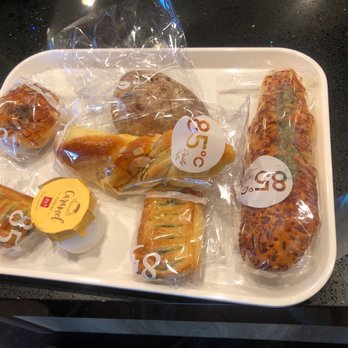85°C Bakery Cafe-Bellevue - Wide selection of pastries - Bakeries Near Me - Bellevue, Washington