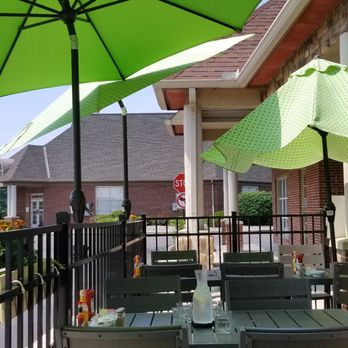Le Peep - Patio seating - Breakfast & Brunch Near Me - Loveland, Ohio Le Peep - Patio seating - Breakfast & Brunch Near Me - Loveland, Ohio