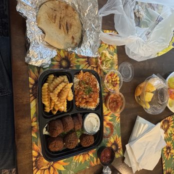 Bissli Grill - Falafel Plate - Kosher Near Me - Boynton Beach, Florida