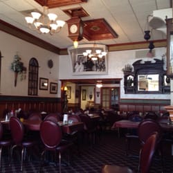 Valentino's American Restaurant - Gorgeous decor.