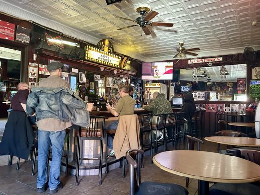 Ray's 'Happy Birthday' Bar by null