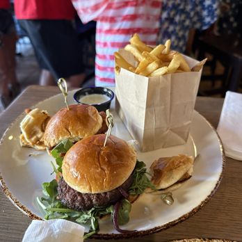 Killarney Pub & Grill - Mini Pub Burgers - Irish Pub Near Me - Huntington Beach, California Killarney Pub & Grill - Mini Pub Burgers - Irish Pub Near Me - Huntington Beach, California