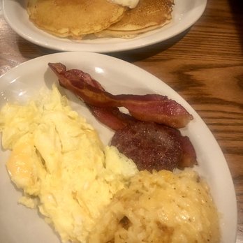 Cracker Barrel Old Country Store - Grandma's Sampler - American Near Me - Greenville, South Carolina