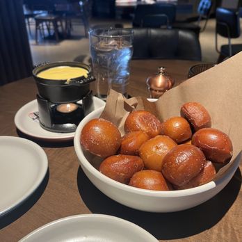 Culinary Dropout - Soft Pretzels & Provolone Fondue - New American Near Me - Atlanta, Georgia Culinary Dropout - Soft Pretzels & Provolone Fondue - New American Near Me - Atlanta, Georgia