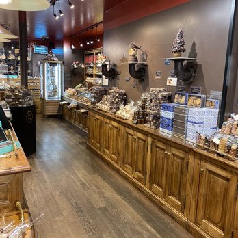 Maison Georges Larnicol - Desserts Near Me - Paris, 75
