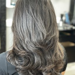 Layered haircut long to medium hair Layered haircut long to medium hair