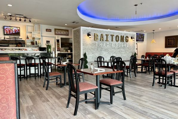 BAITONG Thai & Sushi Bar Restaurant by null