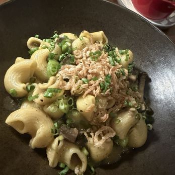 The Matheson - Fava bean & mushroom pasta - tasty - Wine Bars Near Me - Healdsburg, California The Matheson - Fava bean & mushroom pasta - tasty - Wine Bars Near Me - Healdsburg, California