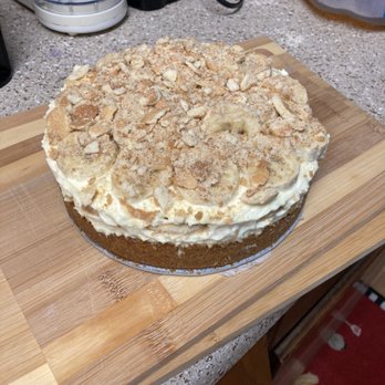 Melia treats n sweets - Homemade graham cracker crust banana pudding cheesecake - Desserts Near Me Melia treats n sweets - Homemade graham cracker crust banana pudding cheesecake - Desserts Near Me