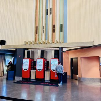 Temeku Cinemas - Cinema Near Me - Temecula, California