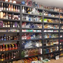 Lucky's Liquor