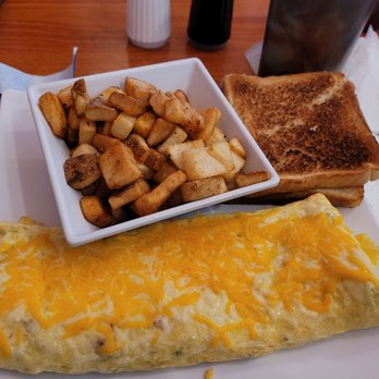 Delano's Diner - Veggie omelet and added ham & sausage. Paid extra for country potatoes. - Coffee & Tea Near Me - Wichita, Kansas