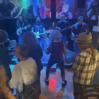 Blue Diamond - Thursdays are the best, plenty of room for dancing if that's your thing - American Near Me - Portland, Oregon Blue Diamond - Thursdays are the best, plenty of room for dancing if that's your thing - American Near Me - Portland, Oregon