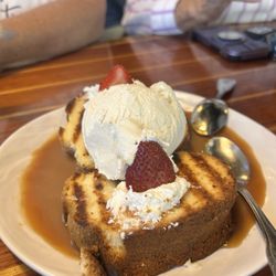 River Room - Grilled one cake with vanilla ice cream