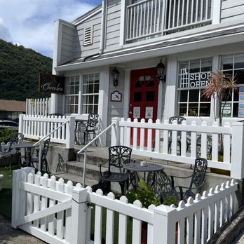 Choco le'a - super cute outside - Chocolatiers & Shops Near Me - Honolulu, Hawaii