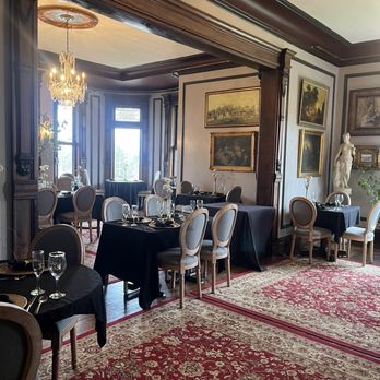 Henderson Castle - Day Spas Near Me - Kalamazoo, Michigan