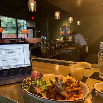 HANK’S DOWNTOWN DIVE - Updated January 2025 - 116 Photos & 92 Reviews