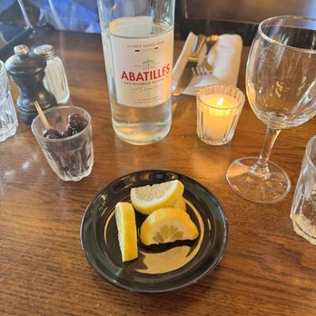 La Marine - Sparkling water + olives for the table - French Near Me - Paris, 75