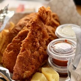 Pub Style Beer Battered Local Fish 'n Chips Plate