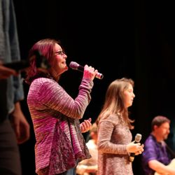 GRACE Church Bethlehem - Our Modern Worship Band leads us at our modern services at 8:30am and 11am.