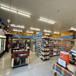 Los Hermanos Meat Market - Picture of Store as You enter