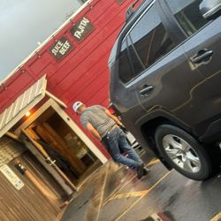 The Original Willies Bar-B-Q - Outside