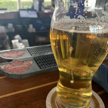 Water's Edge - Stella - Seafood Near Me - Mount Pleasant, South Carolina