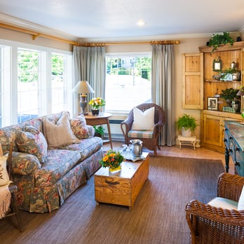 The Hampton & The Ashley Inn - Assisted Living Facilities Near Me - Vancouver, Washington The Hampton & The Ashley Inn - Assisted Living Facilities Near Me - Vancouver, Washington