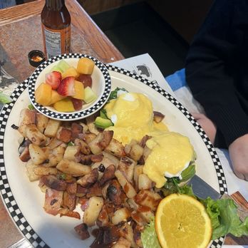 Black Bear Diner Colma - Diners Near Me - Colma, California