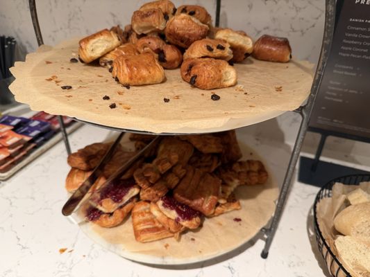 No1 Lounge at Heathrow Airport Terminal 3 by null