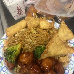 Lin's Grill - General tso, combination lo mein, crab ragoon, and egg roll, combination fried rice ( FED 4 PEOPLE)