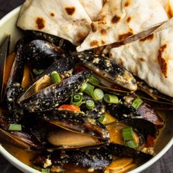 1881 Eating House - Curry Mussels