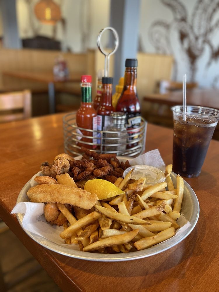 DUCKIE’S CHOWDER HOUSE Updated October 2024 523 Photos & 739