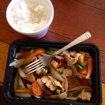 Twisted Noodles - Sautéed Cashew. $10.99 - Thai Near Me - Chapel Hill, North Carolina