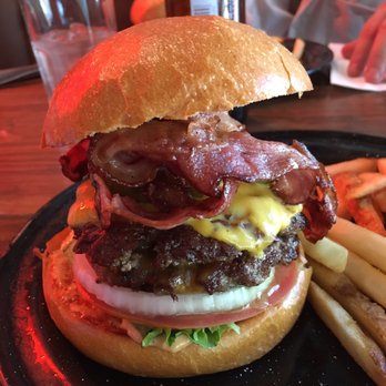 Louie Burger - Bacon cheeseburger - Burgers Near Me - Guadalajara, JAL