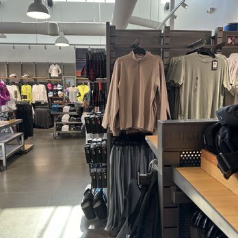 Under Armour Factory House - Interior - Sports Wear Near Me - Commerce, California Under Armour Factory House - Interior - Sports Wear Near Me - Commerce, California