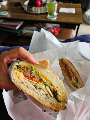 Lou's Cafe by null