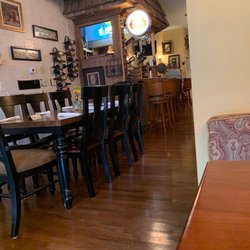 Ariella Italian Restaurant - Makes you feel like your at a small Italian family restaurant In Italy