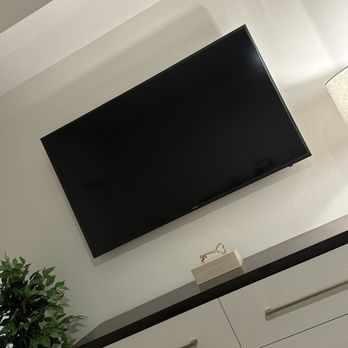 TopLevel TV Mounting - Full motion mount - TV Mounting Near Me