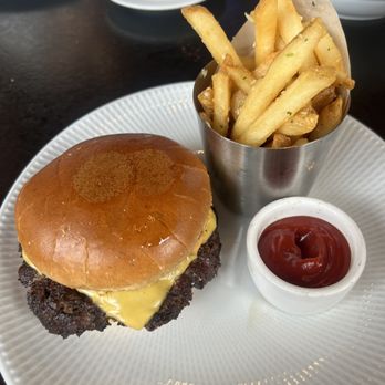 Alvarado on Main - The Smashburger with Garlic Fries - Beer Bar Near Me - Salinas, California