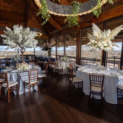 360 East at Montauk Downs - Tables set to perfection.