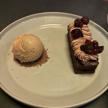 Ryla - Valrhona Dark Chocolate Butter Mochi Cake - Asian Fusion Near Me - Hermosa Beach, California