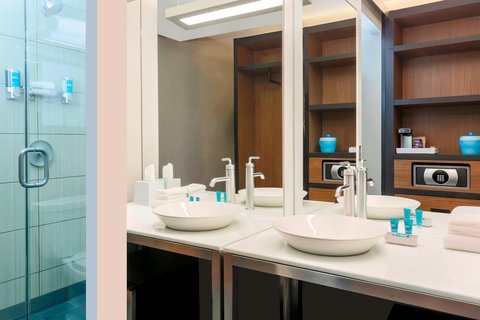 Aloft Harlem by null